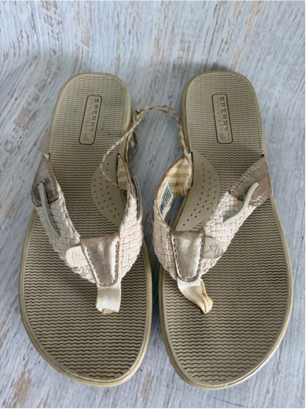 Women's Sperry Sandals 8 Beige Gold Flip Flops